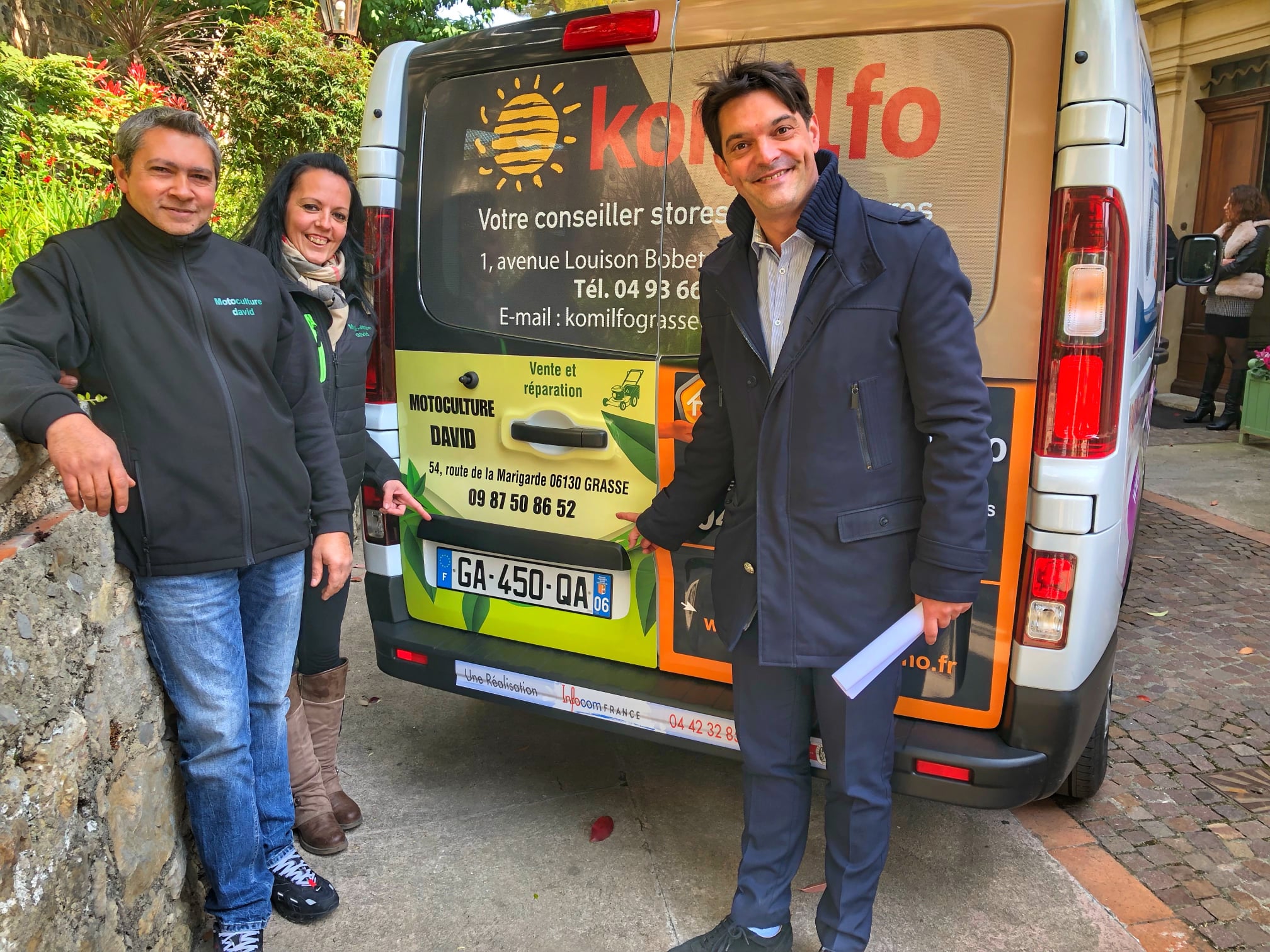 Réception des 2 mini bus publicitaires pour la ville - Jérôme Viaud