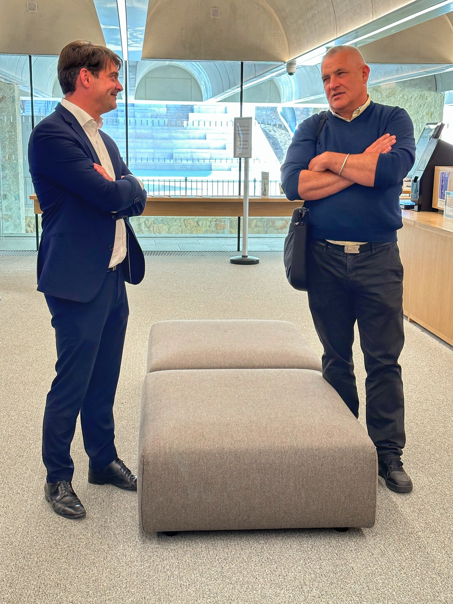 Visite De La M diath que Charles N gre Avec Le Maire De Ch teauneuf De Visite De La M diath que Charles N gre Avec Le Maire De Ch teauneuf De